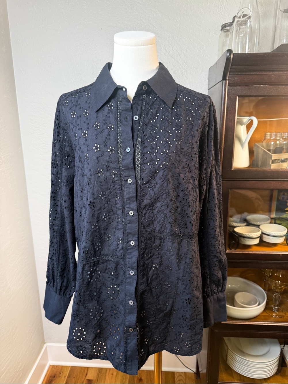 Sundance Black Eyelet Embroidered Cotton Tunic Button Front Blouse Size M